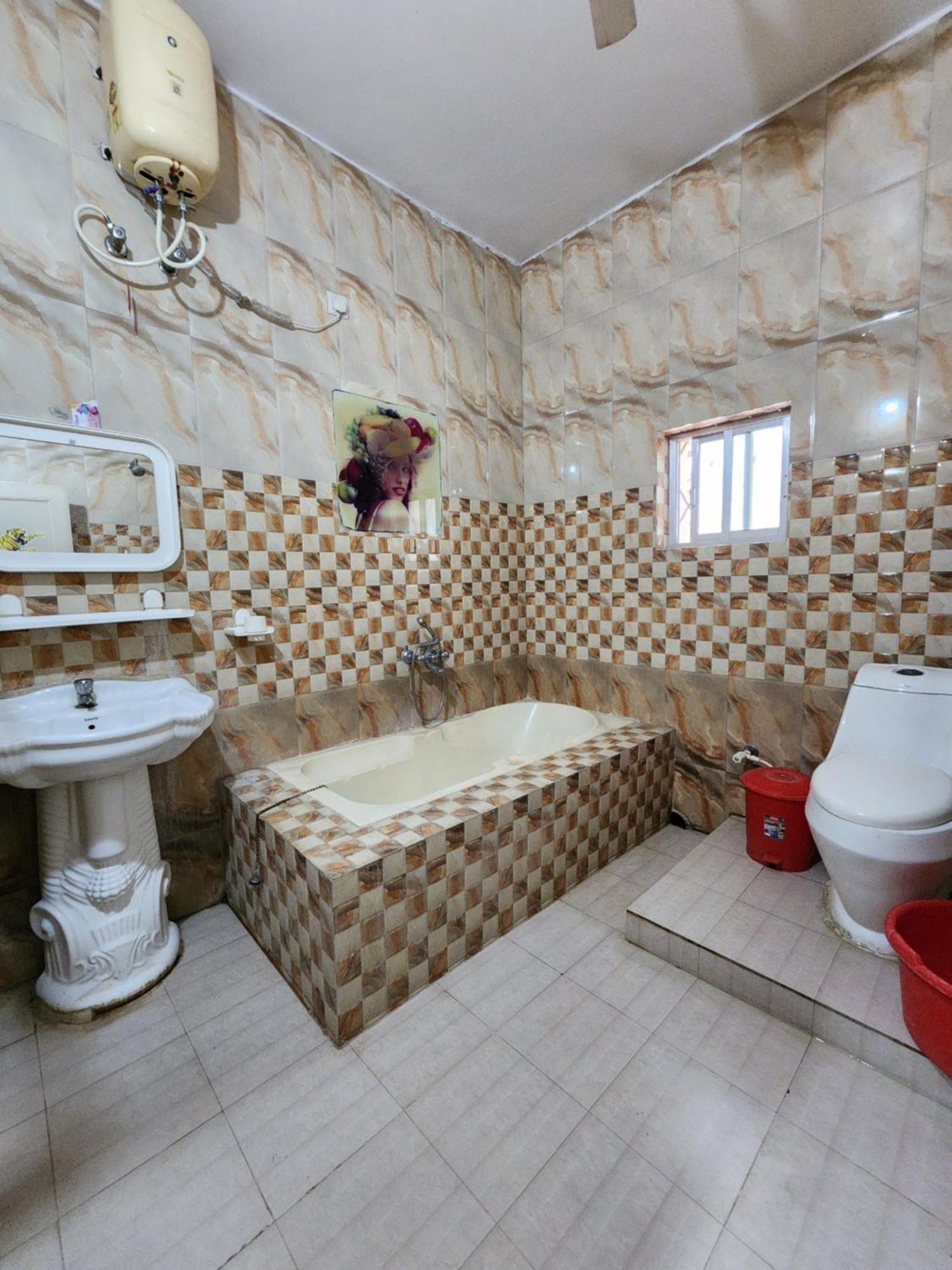 Hotel Shri Durga Baripada Екстериор снимка