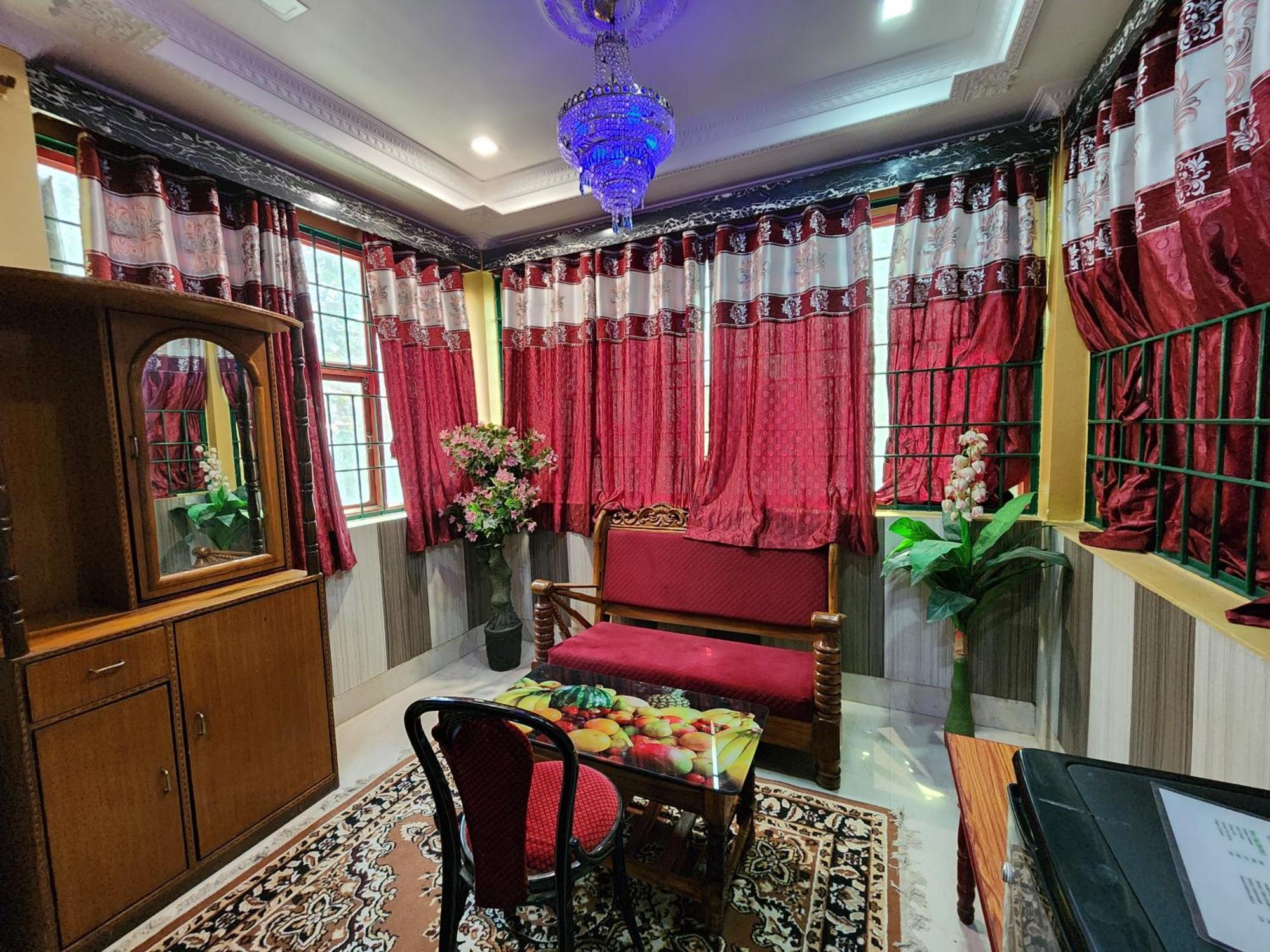 Hotel Shri Durga Baripada Екстериор снимка