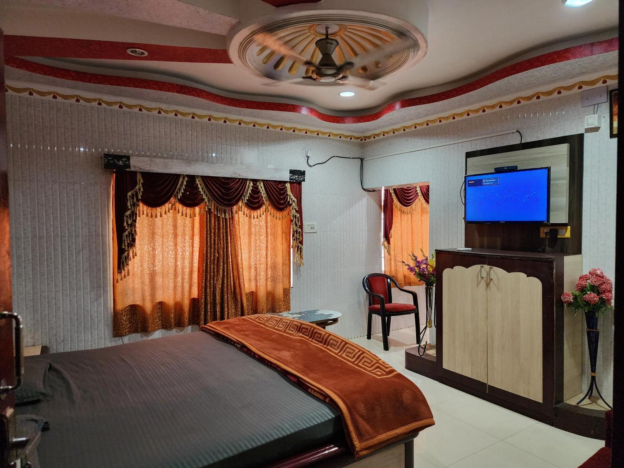 Hotel Shri Durga Baripada Екстериор снимка